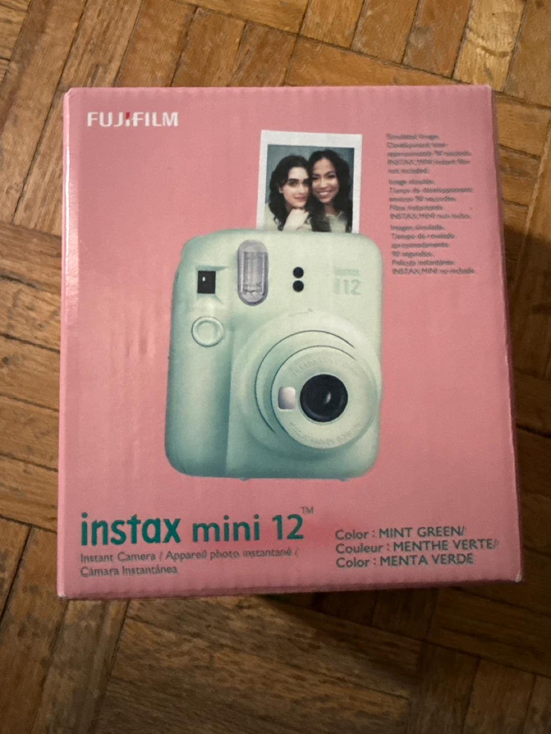 Brand new Fujifilm Instax Mini 12 Instant Camera - Mint Green
