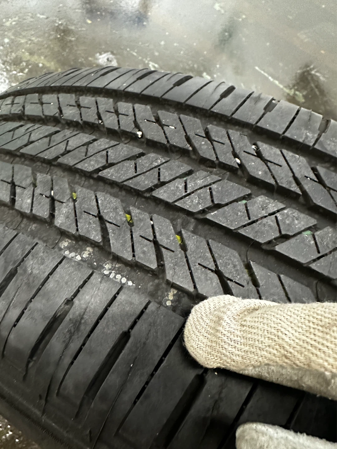 235 / 60 R18 Bridgestone RunFlats - photo 2