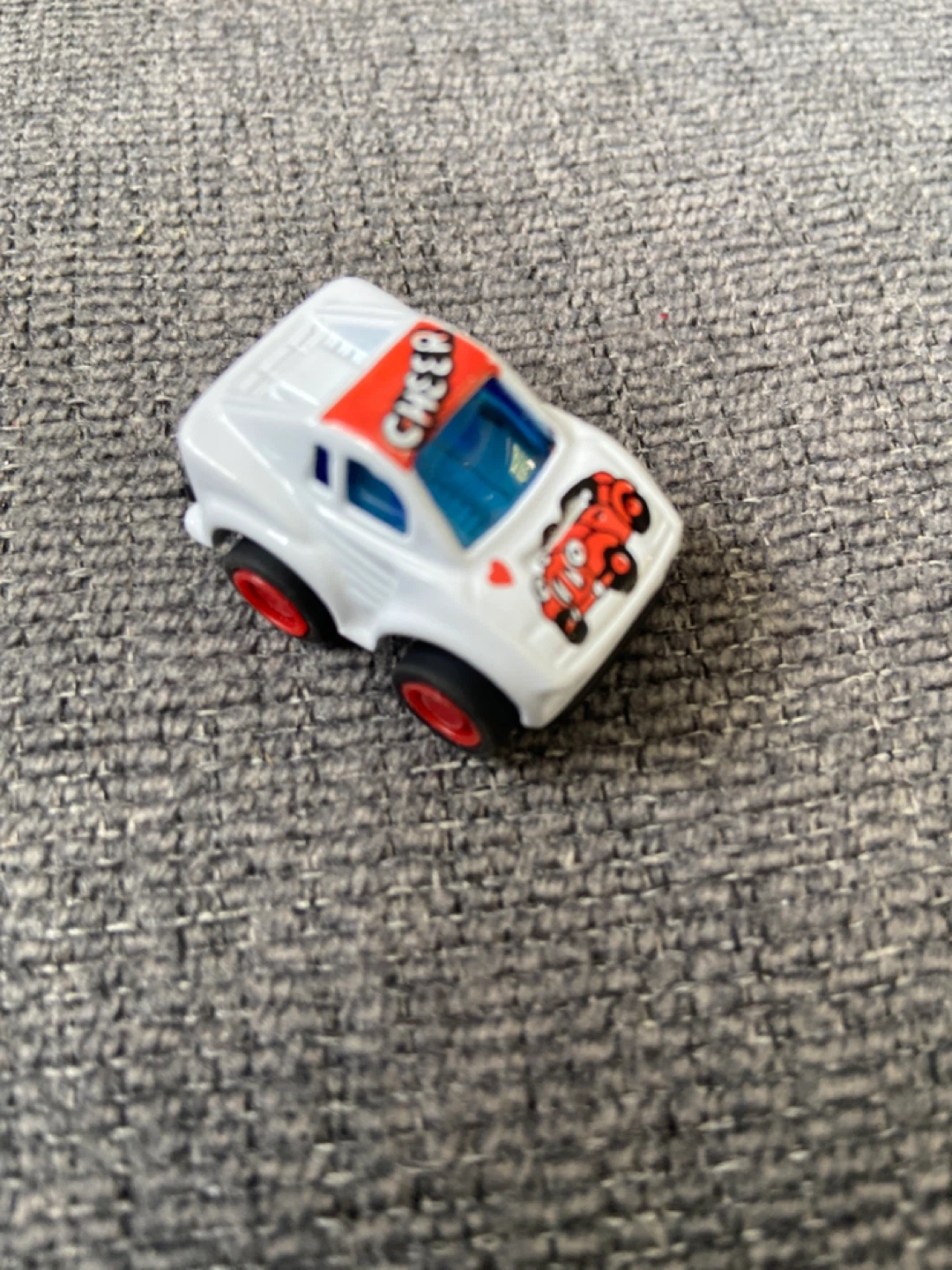 4 welly pull back cars - photo 4