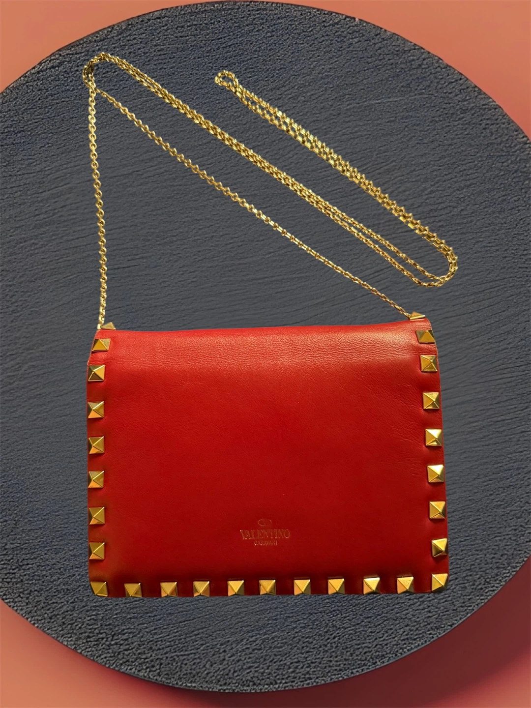 Valentino Garavani Red Leather Rockstud Chain Wallet - photo 2