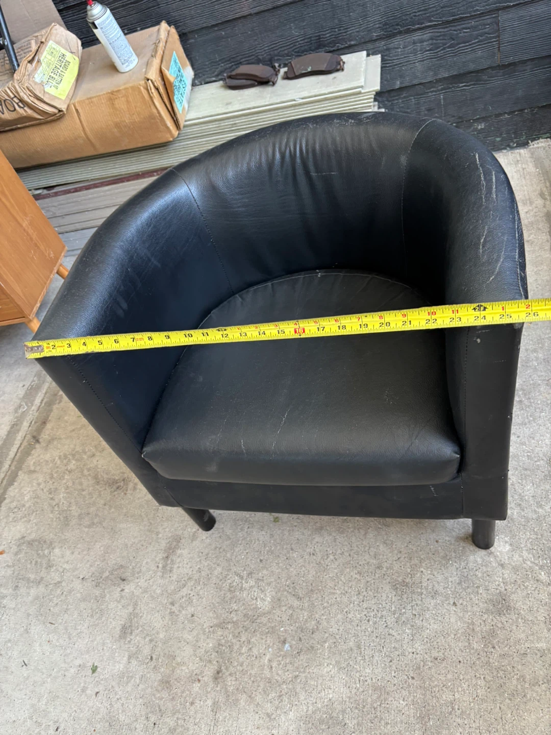 Black Leather Barrel Chair - photo 2