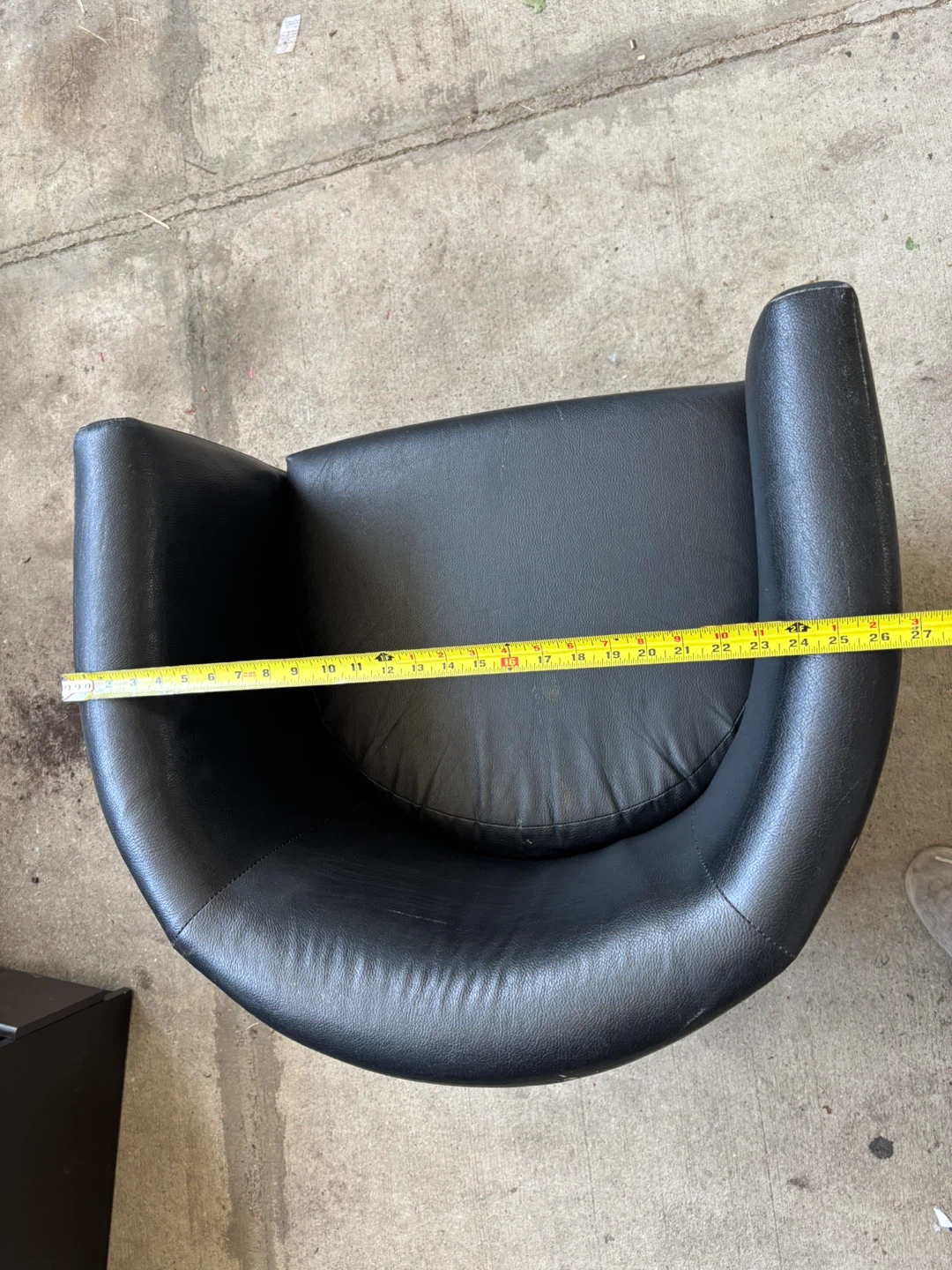 Black Leather Barrel Chair - photo 4
