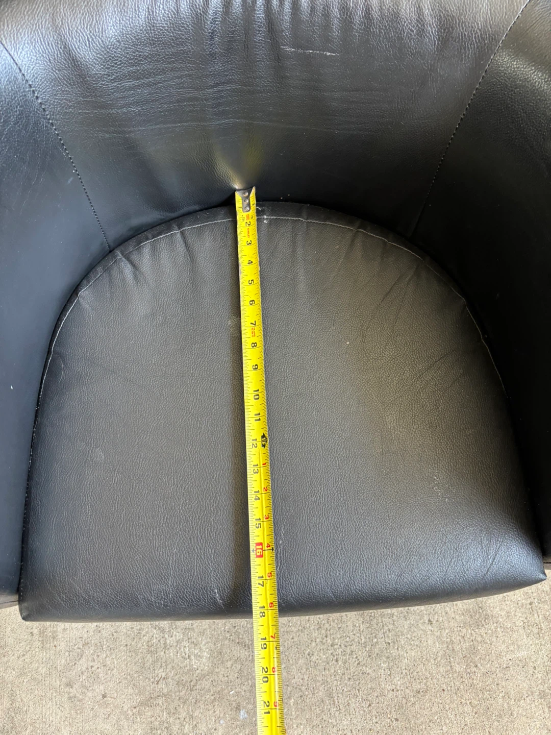 Black Leather Barrel Chair - photo 3