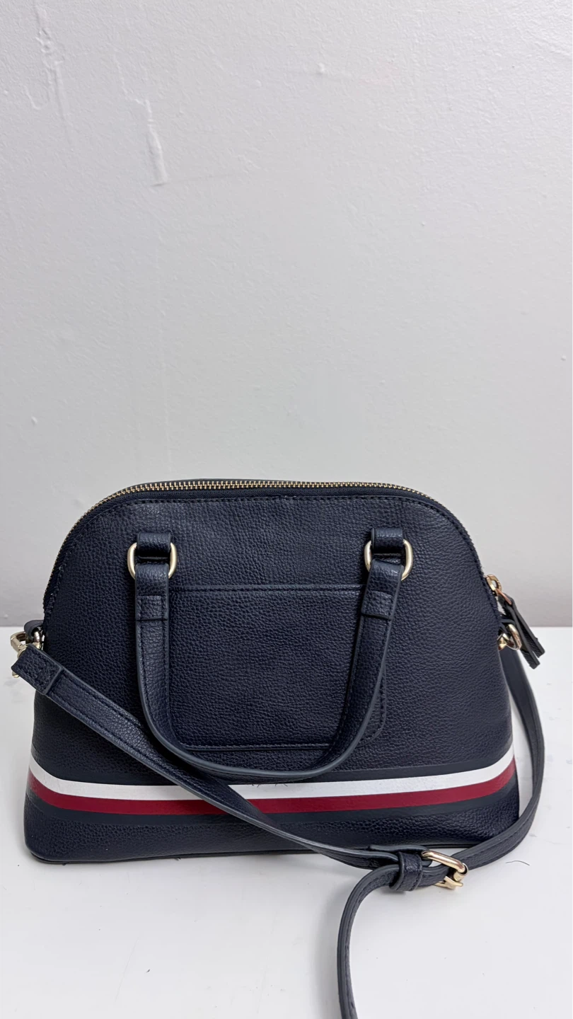 Tommy Hilfiger Crossbody Bag – Used