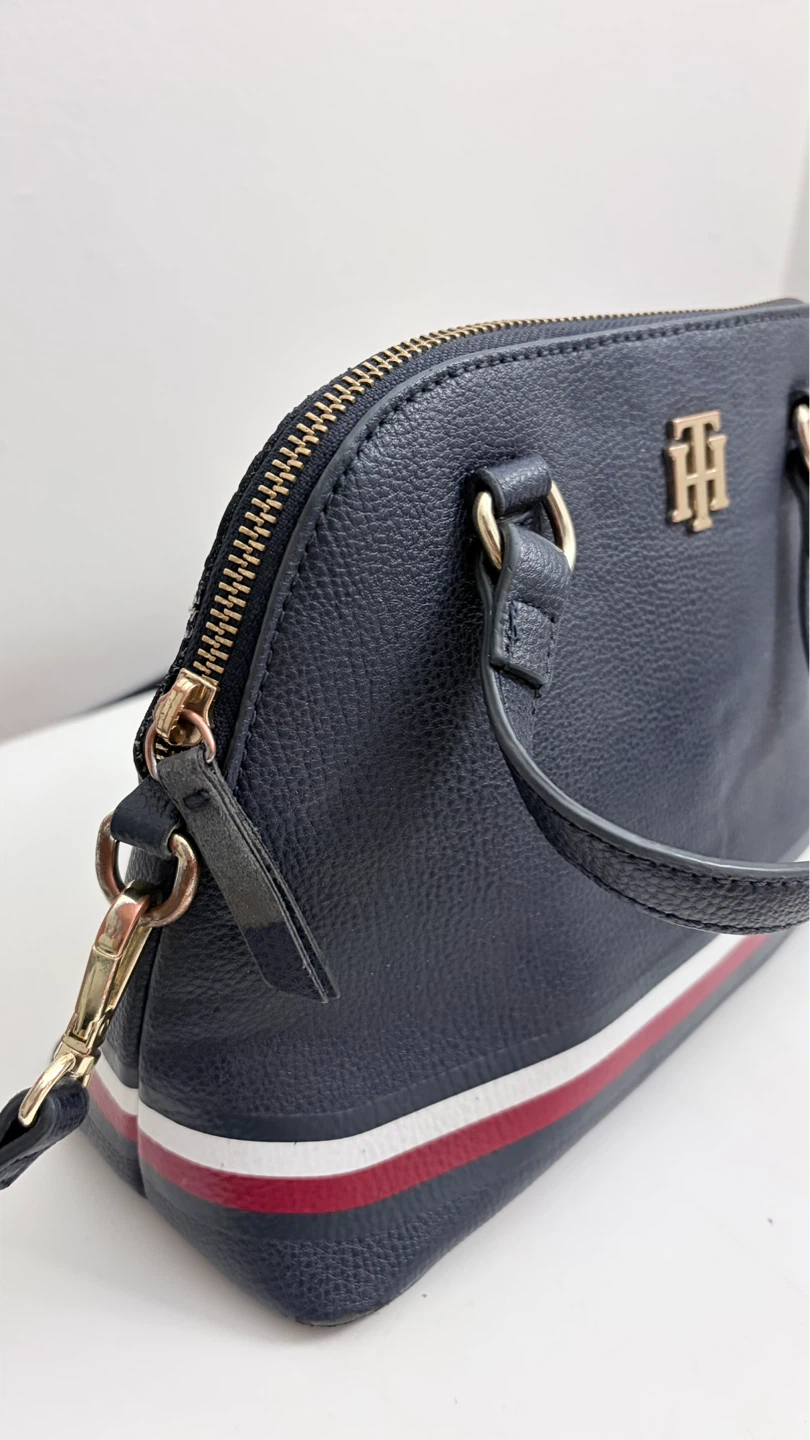 Tommy Hilfiger Crossbody Bag – Used - photo 3