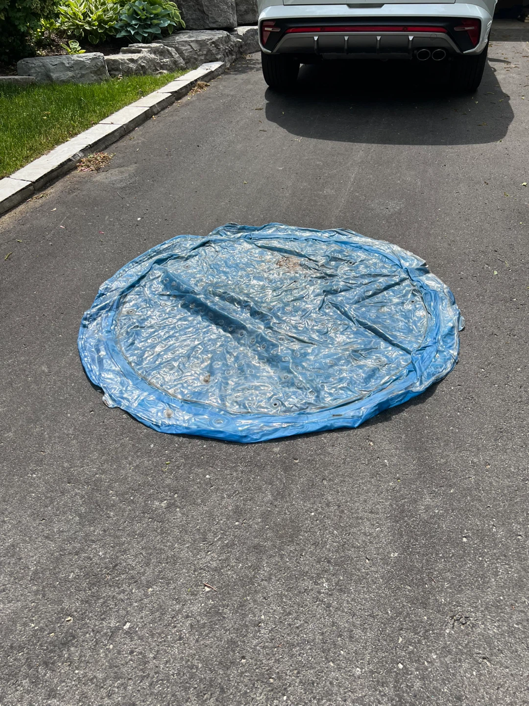 Solar sun rings for pool