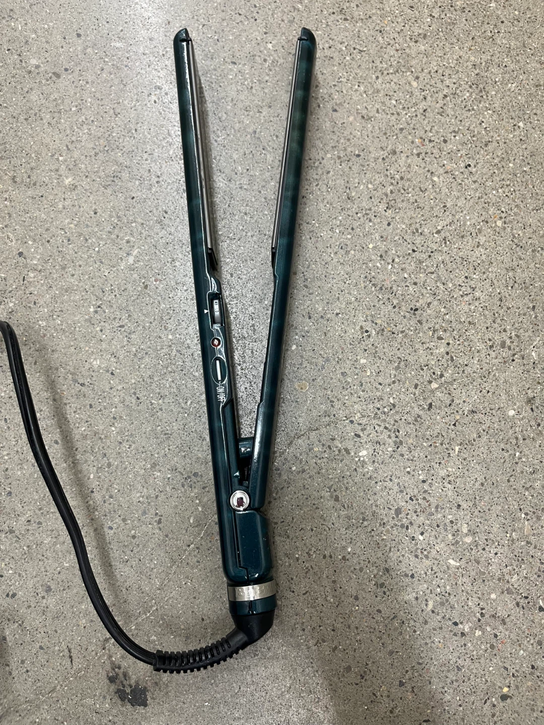 Babyliss Hair Straightener / Flat Iron – Great Condition - photo 2