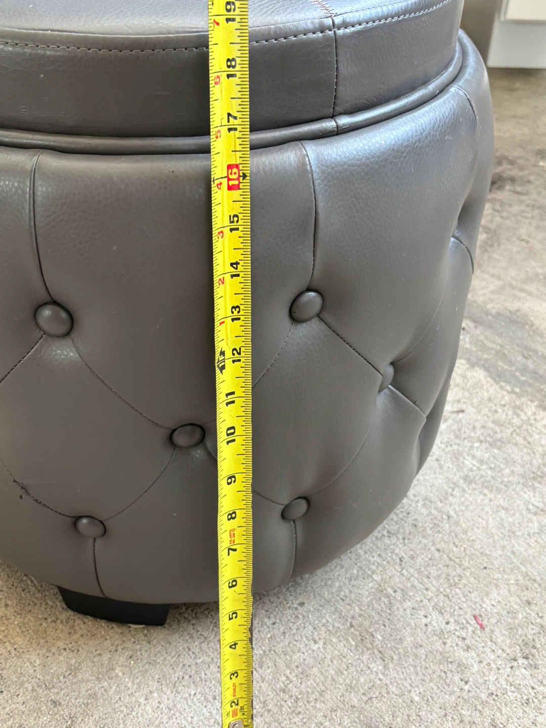 Tufted Round Storage Ottoman - Gray Faux Leather - photo 5