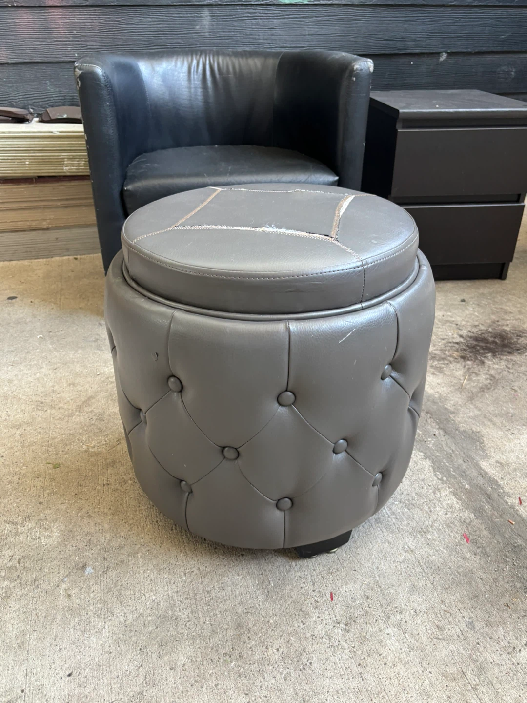 Tufted Round Storage Ottoman - Gray Faux Leather