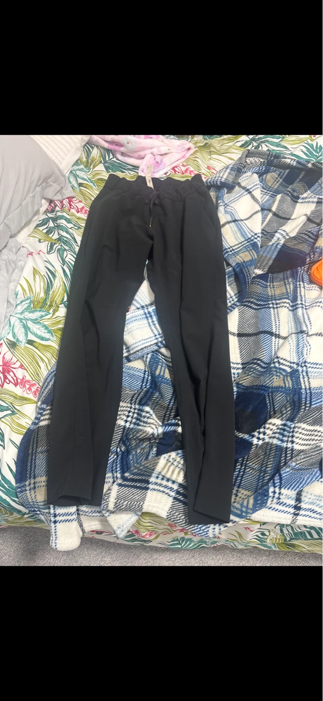 Lululemon Black Pants Size 4 - photo 2
