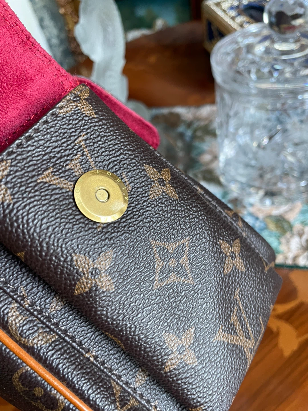 Authentic Vintage Louis Vuitton Excentri Cité Bag (2001) - photo 4