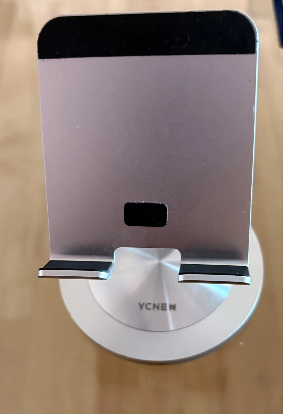 YCNEW Aluminum Phone Stand