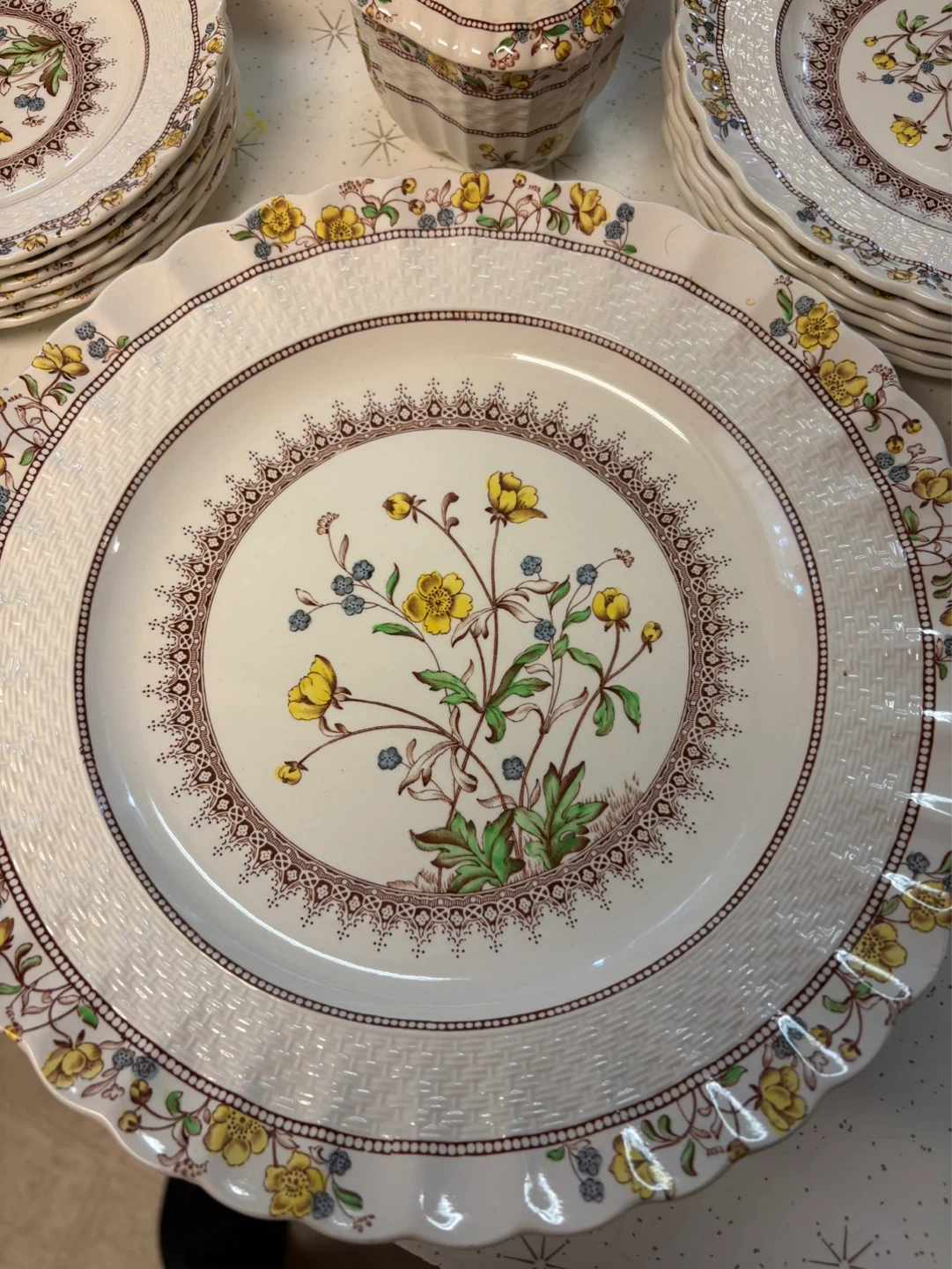 Spode Buttercup Dinnerware Set - photo 3