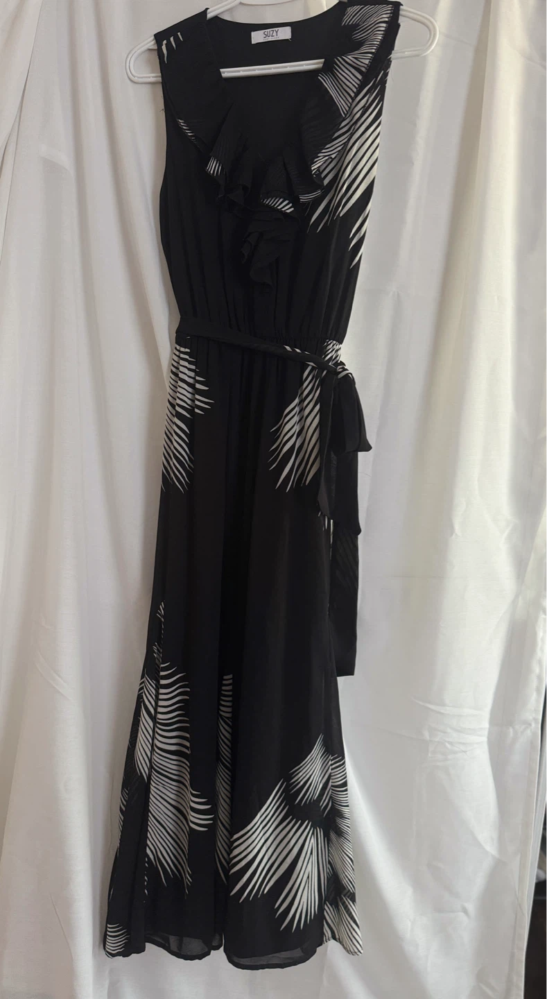 SUZY maxi dress black white leaf print ruffle V-neck size S/P