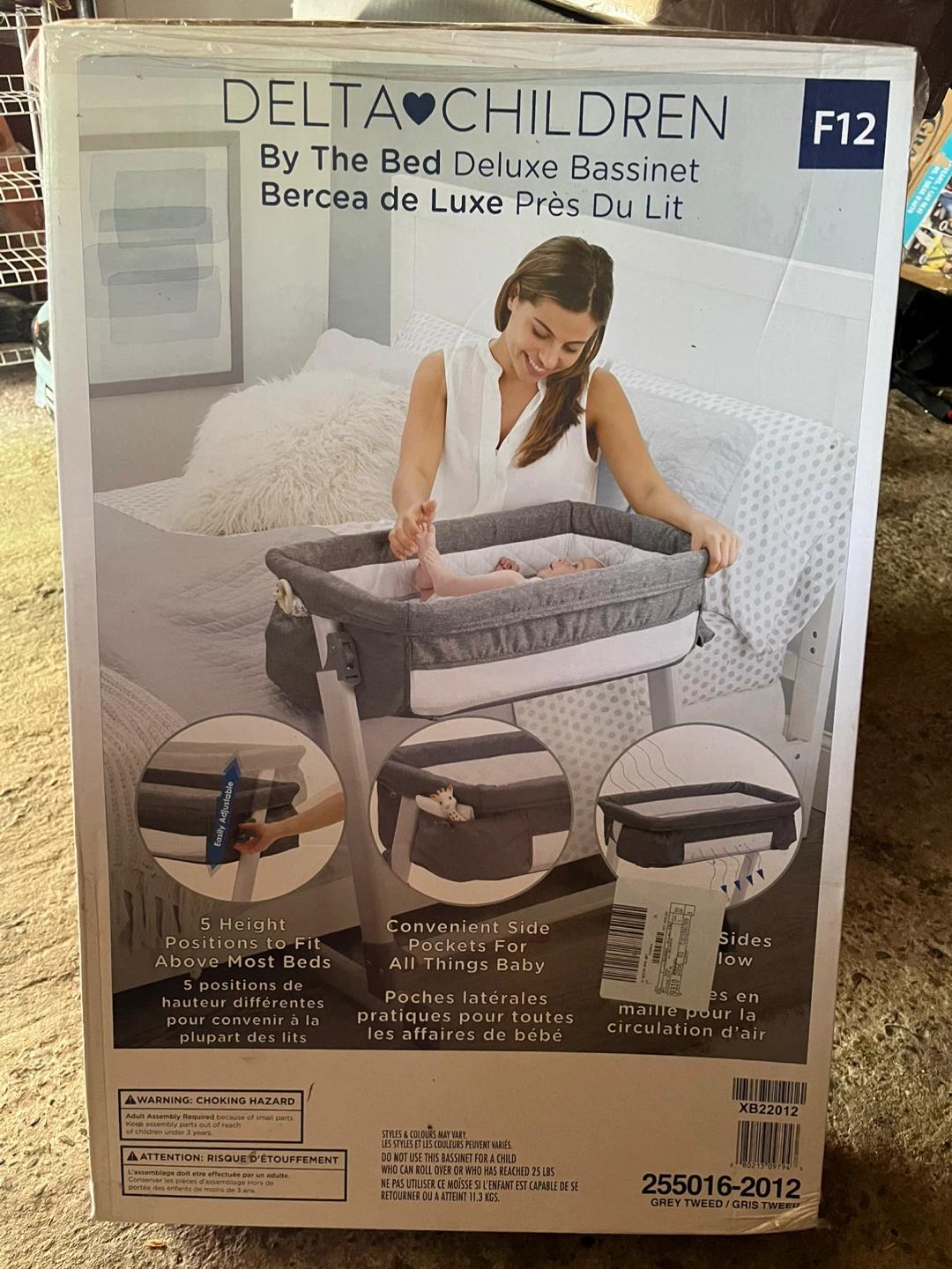 Delta Children By The Bed Deluxe Bassinet