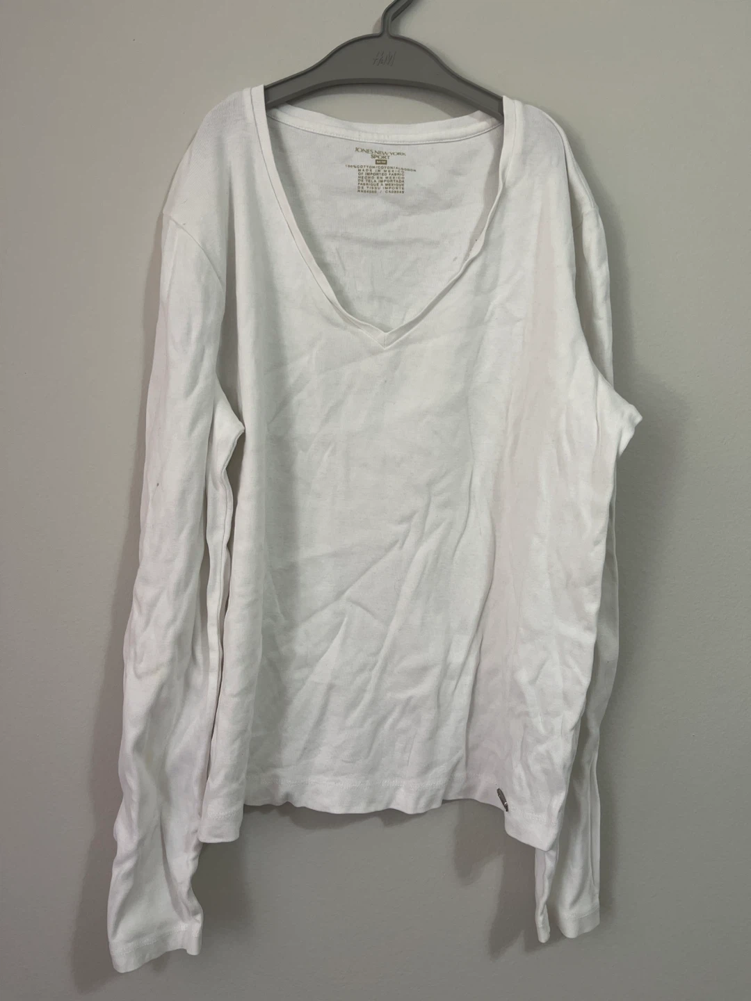Jones New York Sport White Long Sleeve V-Neck T-Shirt