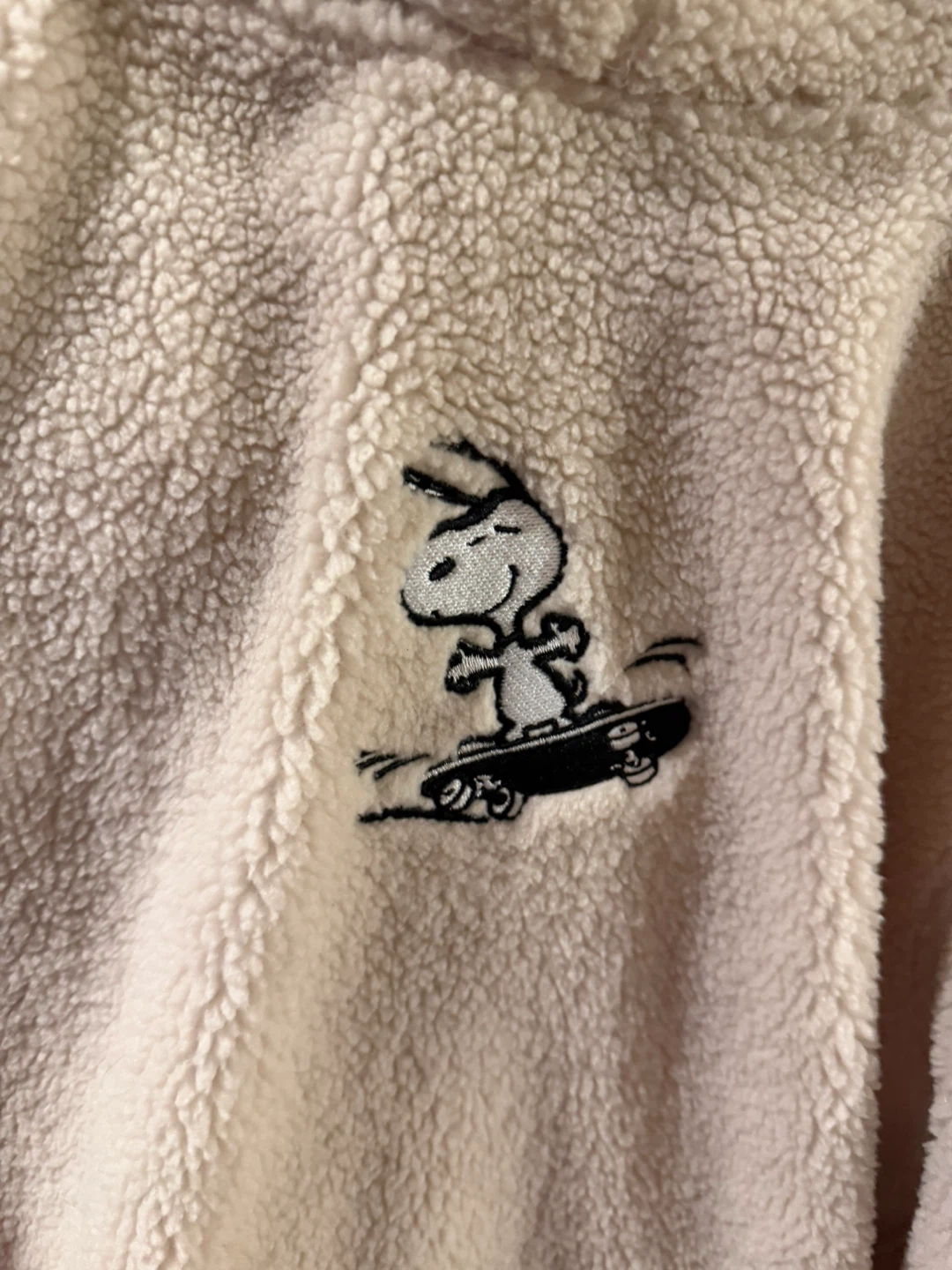 Cream Sherpa Hoodie with Snoopy Skateboard Graphic - photo 3