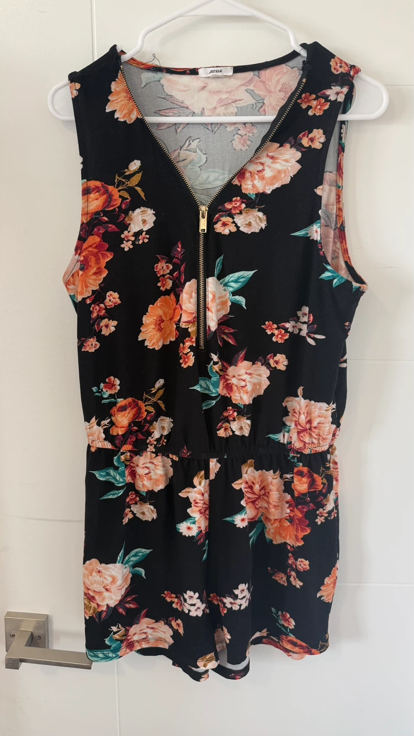Ardene floral romper with zipper