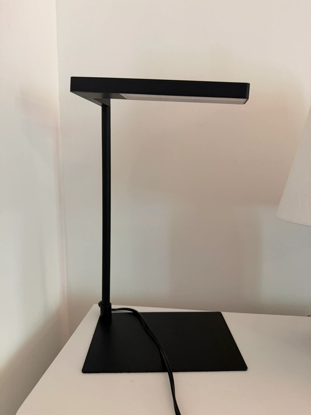 Plant lamp with adjustable base