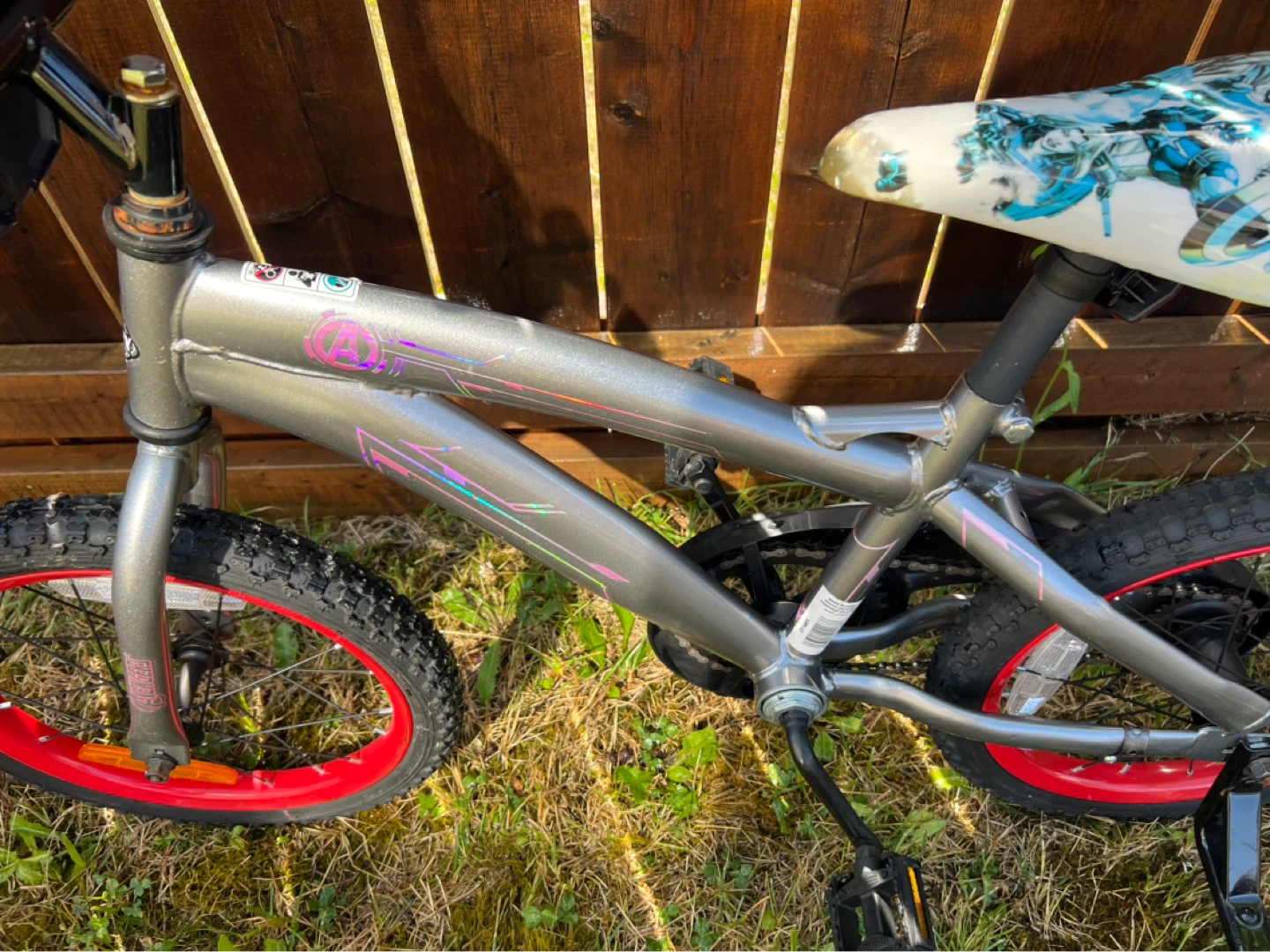 Huffy avengers kids bike with training wheels - photo 2