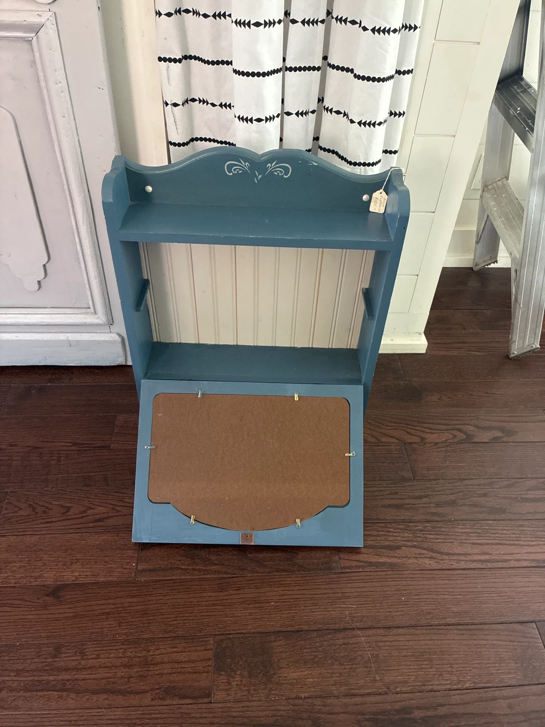 Blue Decorative Shelf with Plate and Pitcher Graphic - photo 2