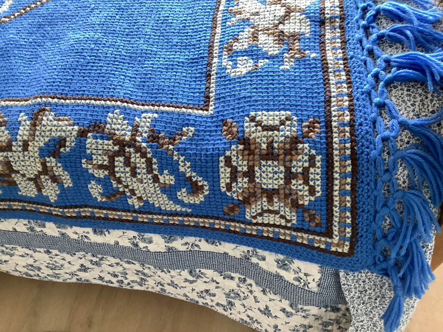 Vit Hand Crochet & Cross Stitch Fringed Throw/Blanket 🐞 - photo 5