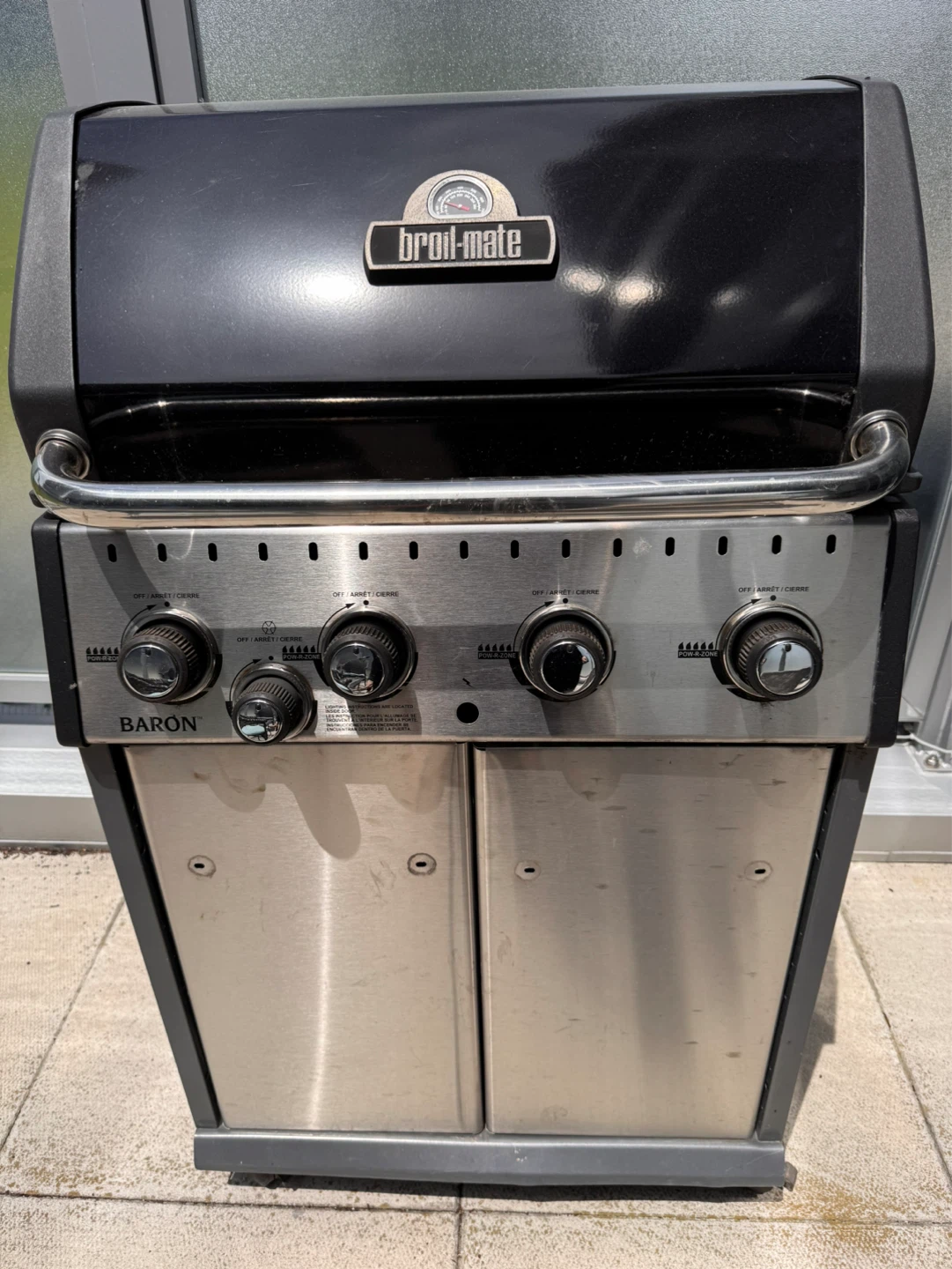 4-Burner Propane BBQ with Side Burner