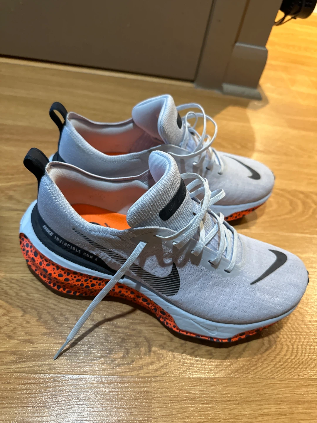 Nike Invincible Run 3 Shoes - Light Grey/Orange - photo 3