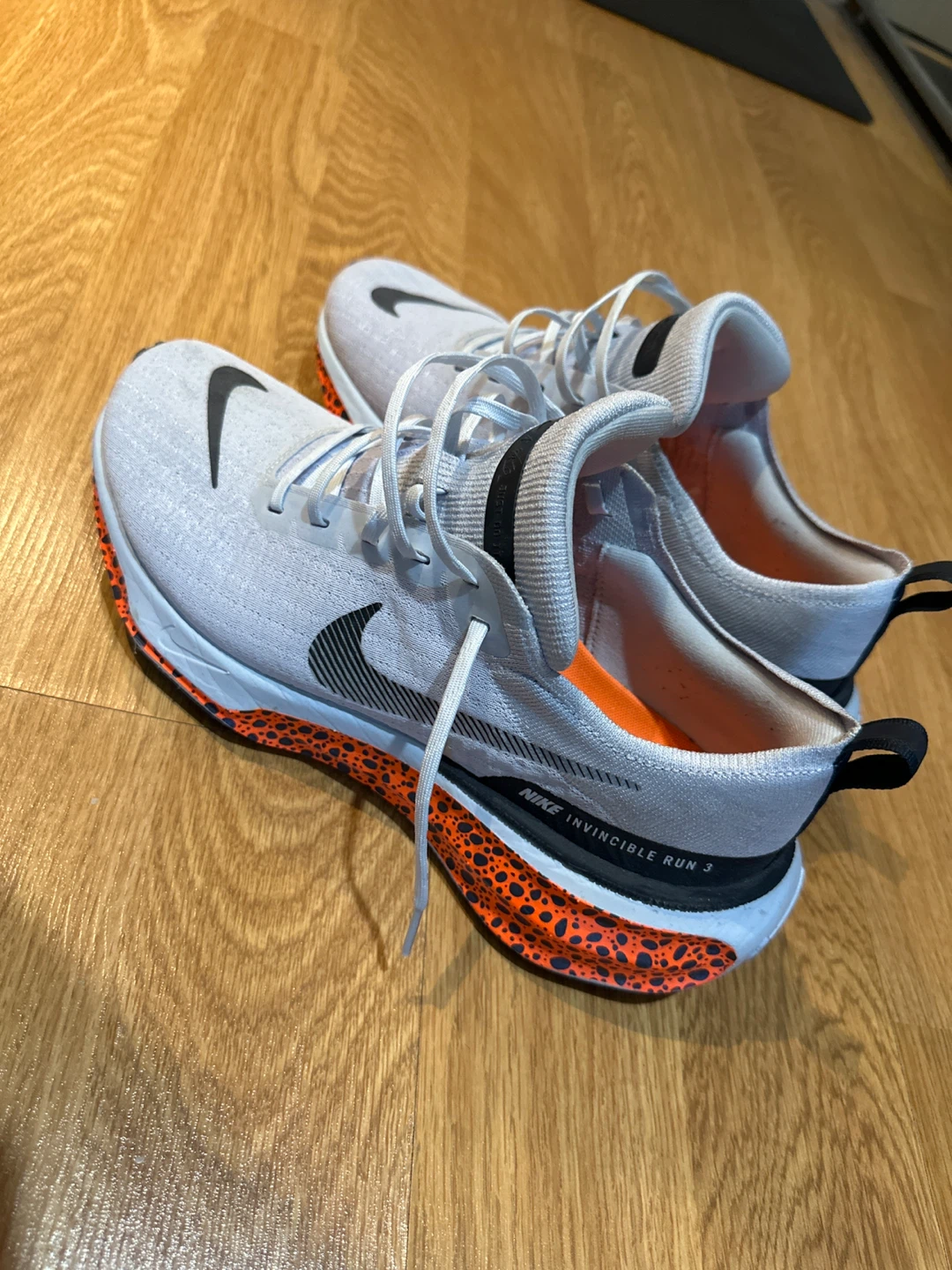 Nike Invincible Run 3 Shoes - Light Grey/Orange - photo 4