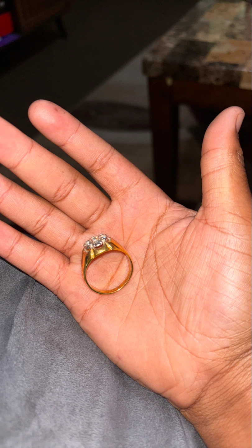 Gold tone ring with clear stones - photo 3