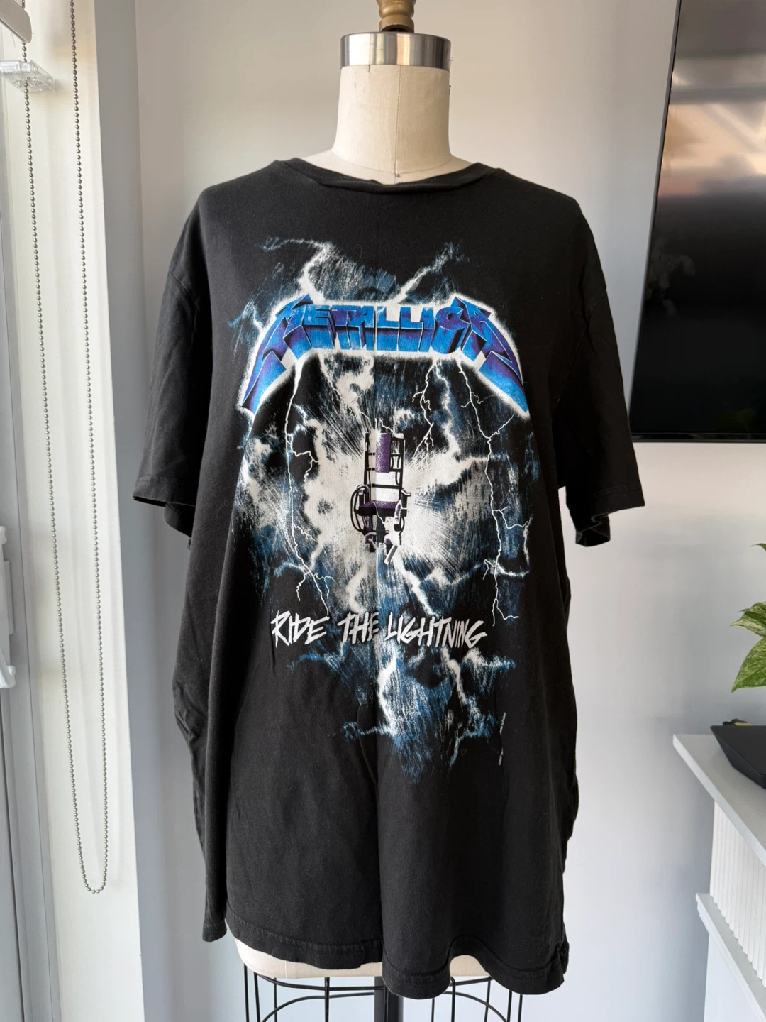 Metallica Ride the Lightning Tour T-Shirt from H&M size medium