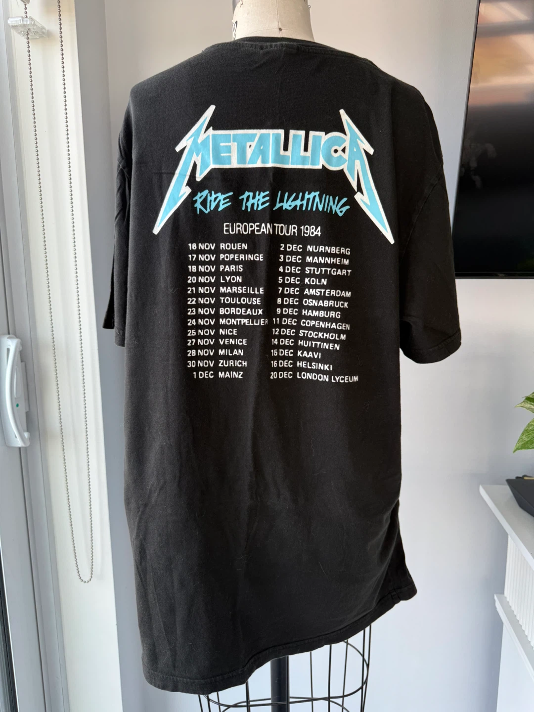 Metallica Ride the Lightning Tour T-Shirt from H&M size medium - photo 2