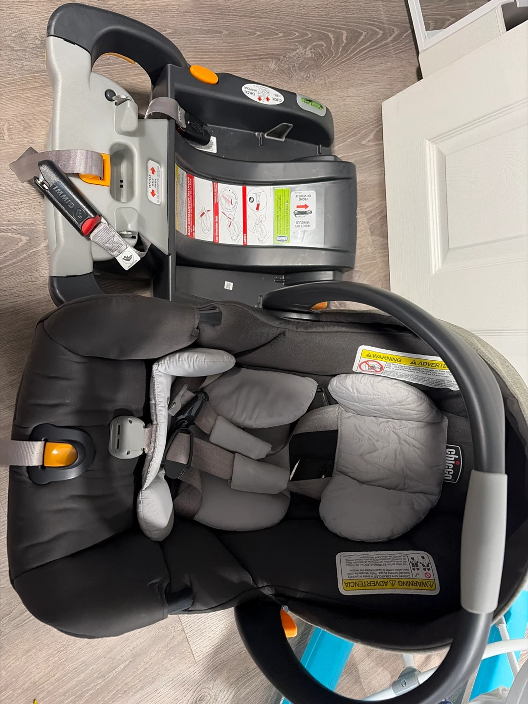 Chicco Infant Car Seat with Base