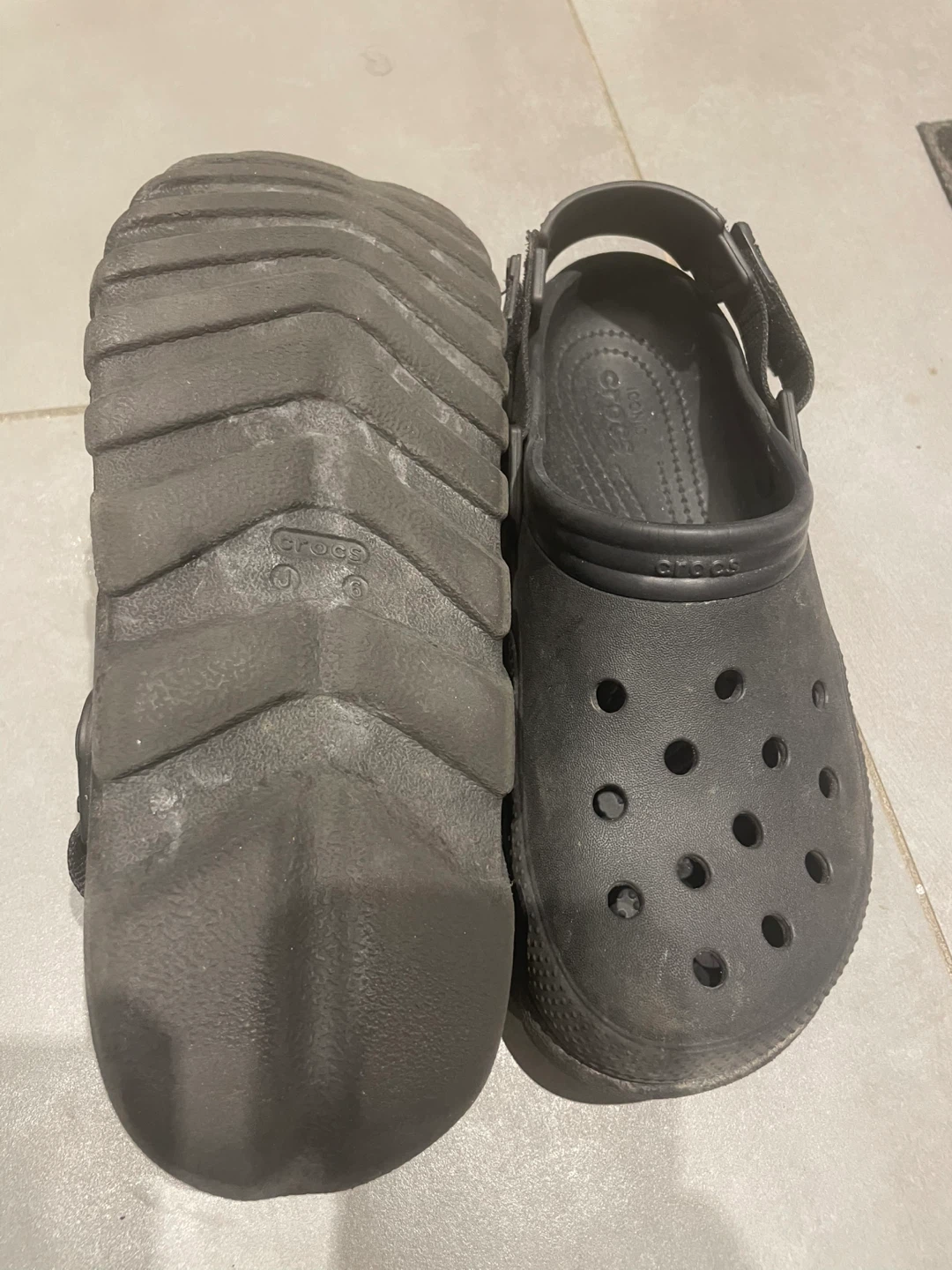 Crocs Classic Clogs - Black J6 - photo 3