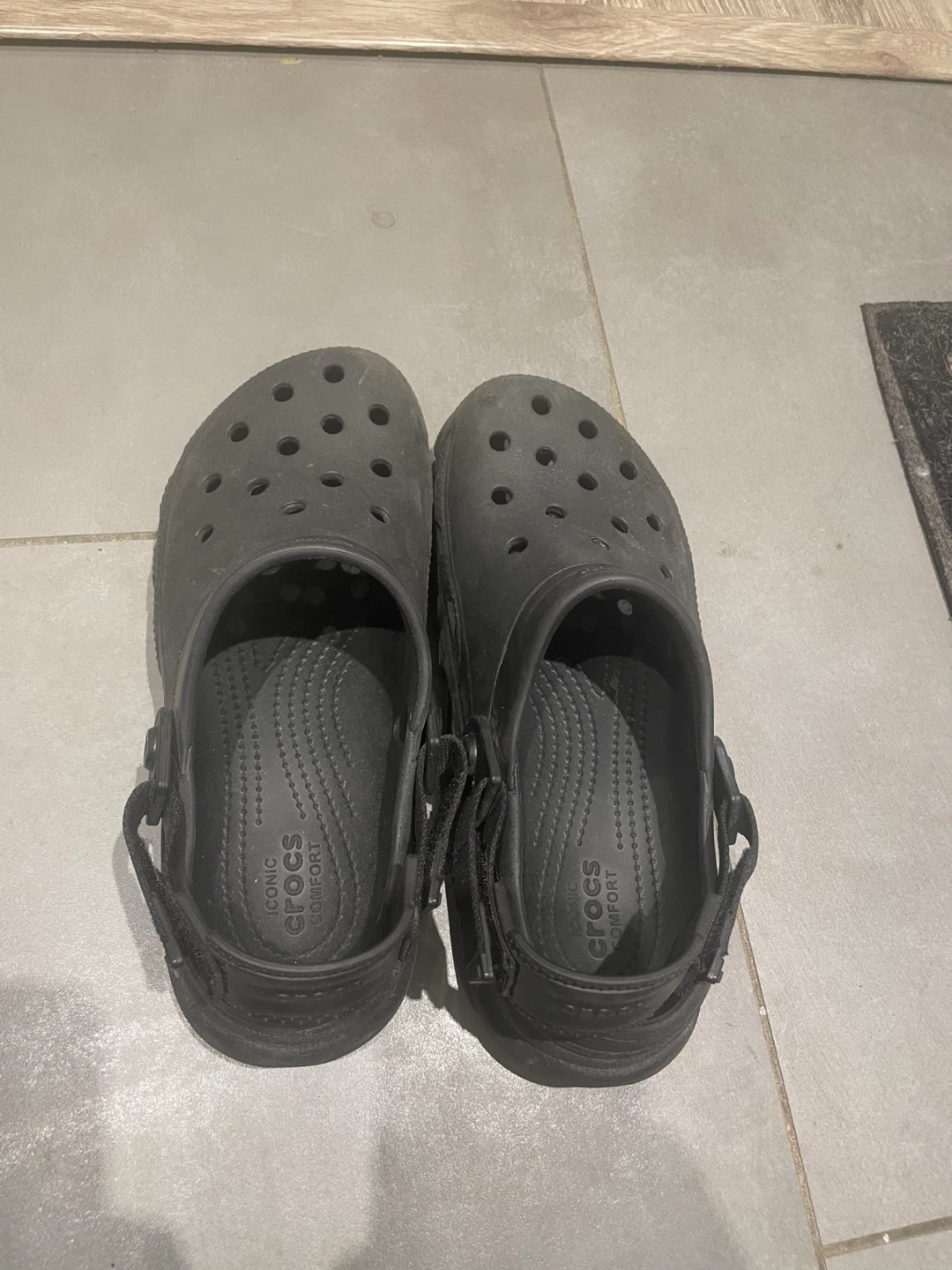 Crocs Classic Clogs - Black J6