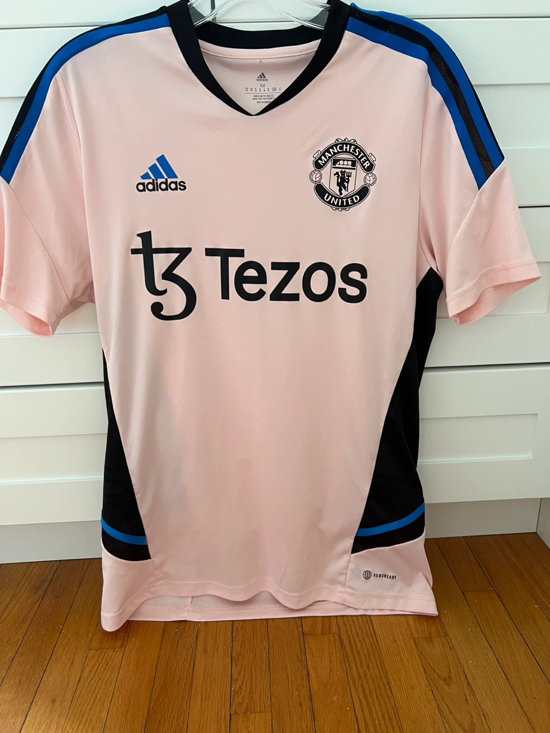 Adidas Manchester United 2022/23 Pink Jersey Size M