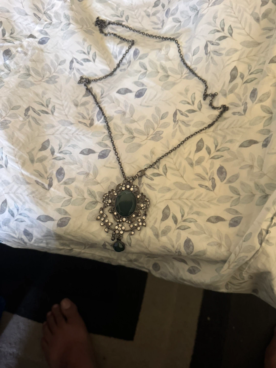 Ornate Pendant Necklace with Dark Green Jewel - photo 2