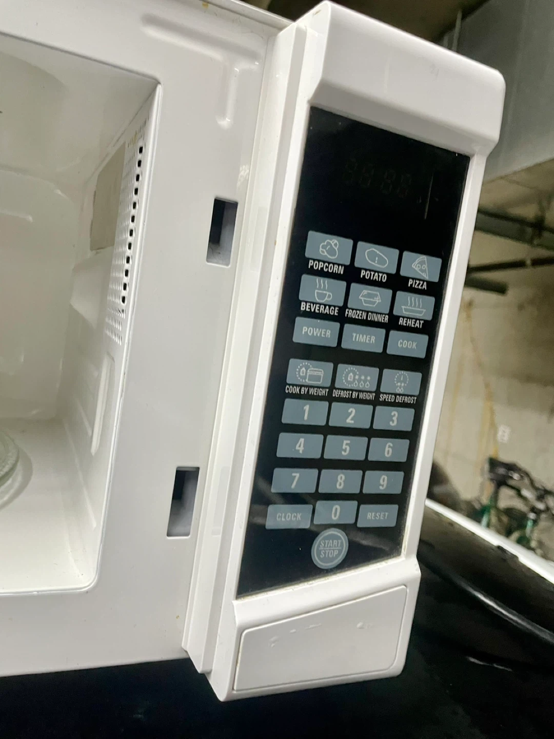 RCA White Microwave Oven