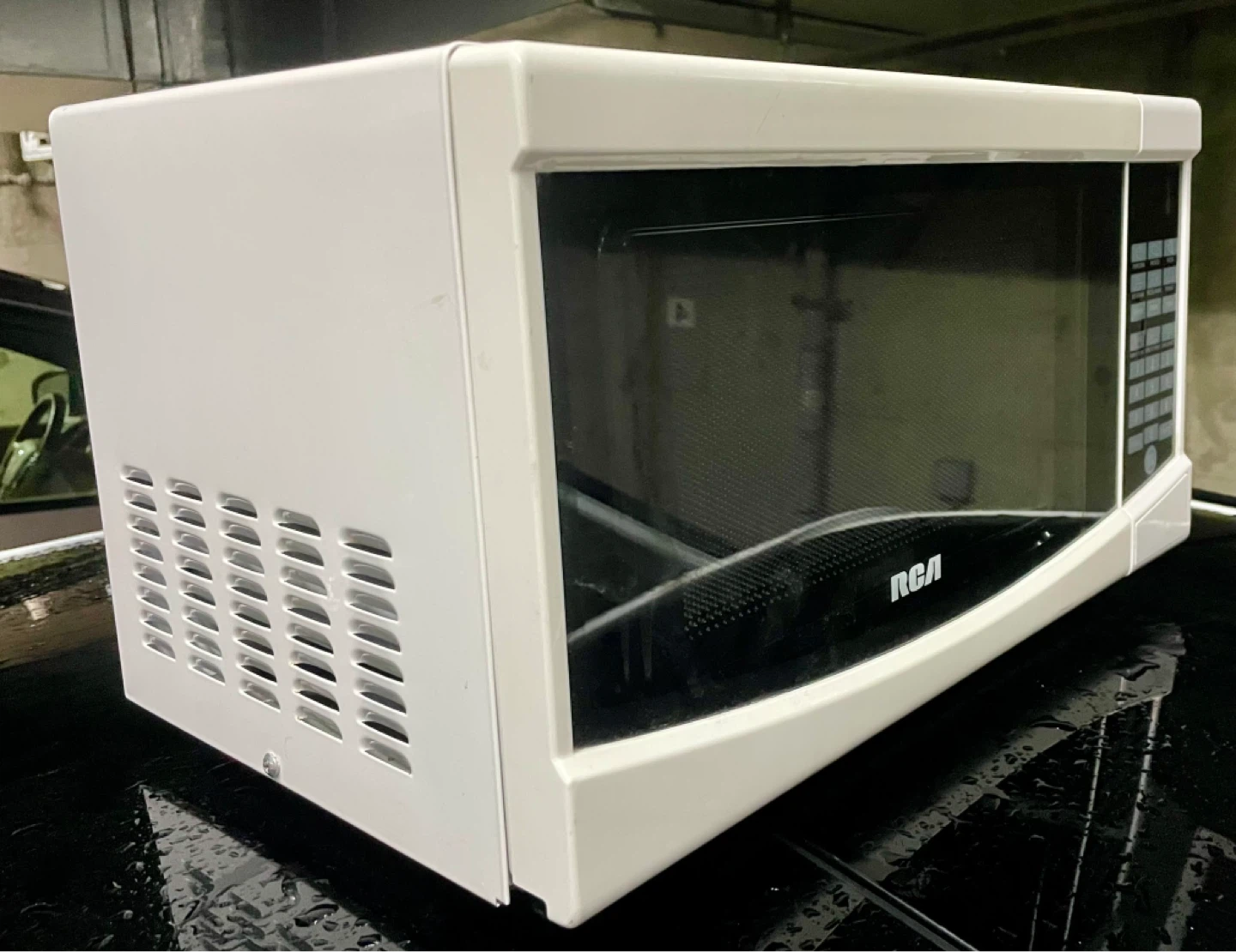 RCA White Microwave Oven - photo 2