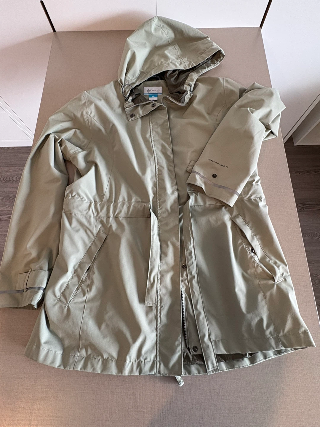 Columbia Waterproof Rain Jacket – Mint Green Women’s XL
