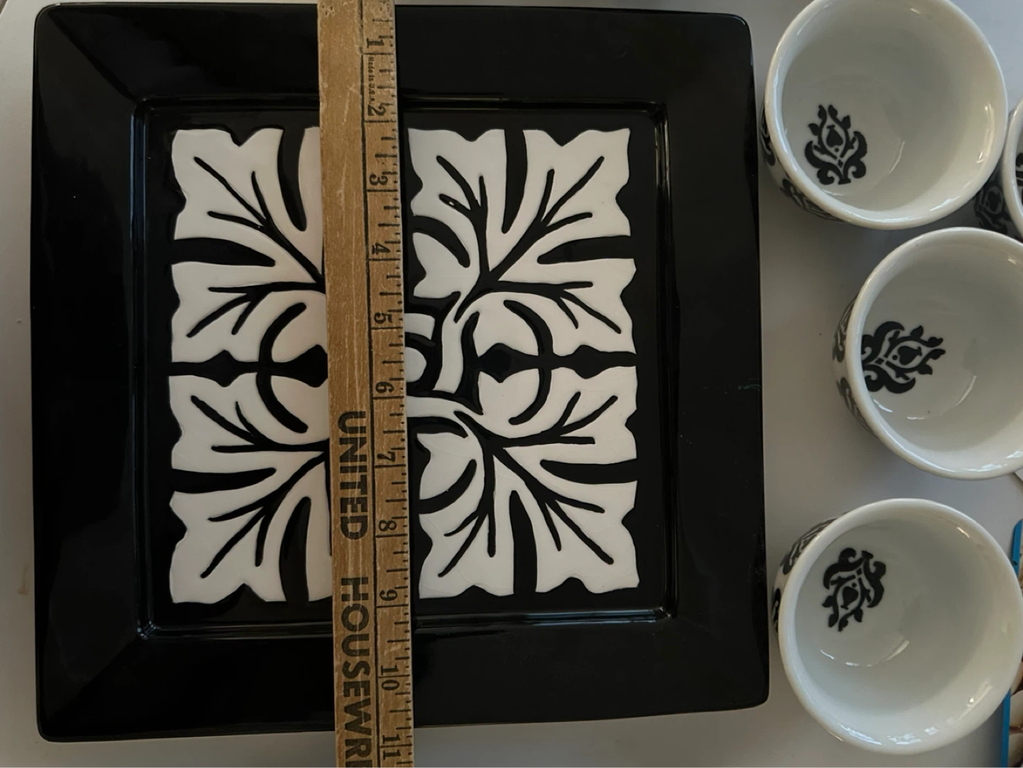 Set of 5 Small Decorative Cups and Square Plate - photo 2