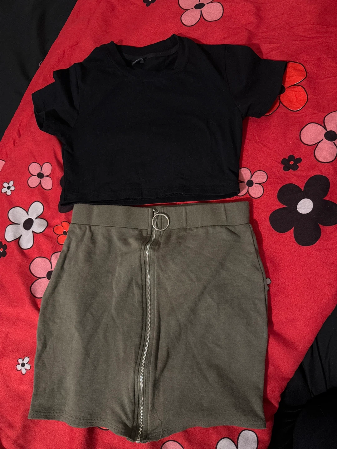 SHEIN Black T-Shirt and Refbamped Khaki Skirt Set
