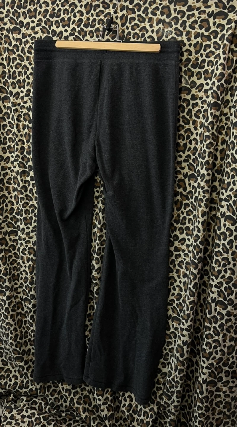 Aritzia flared sweatpants - photo 4