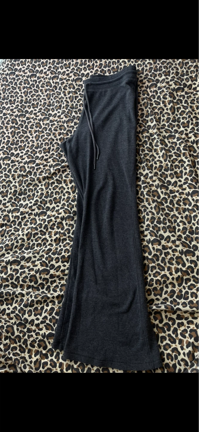 Aritzia flared sweatpants