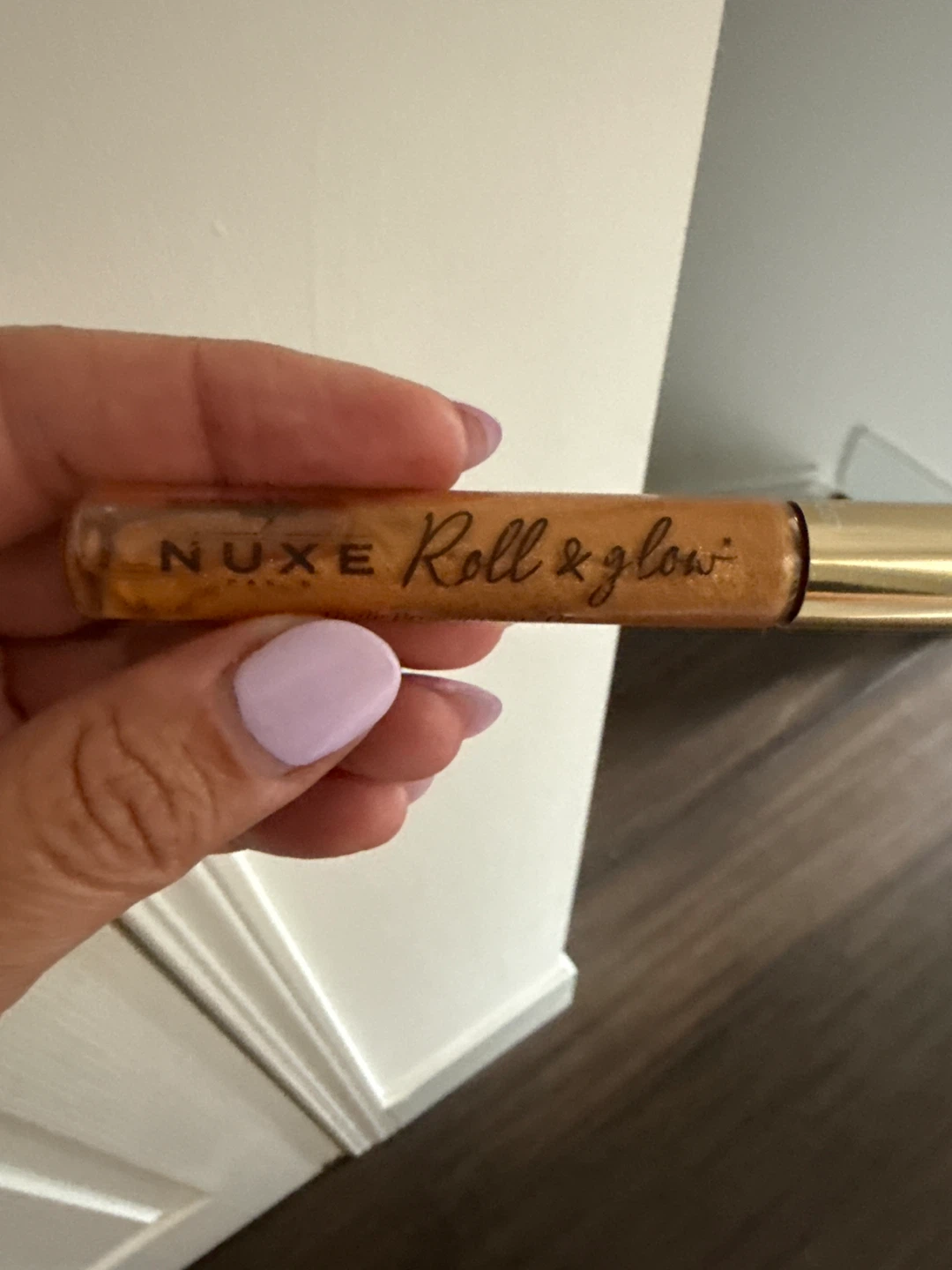 Nuxe Roll & Glow Highlighter