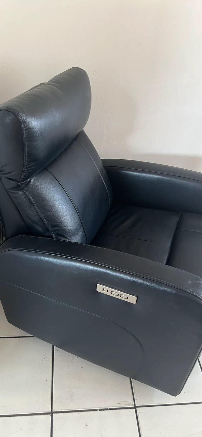 Black Leather Recliner - photo 2