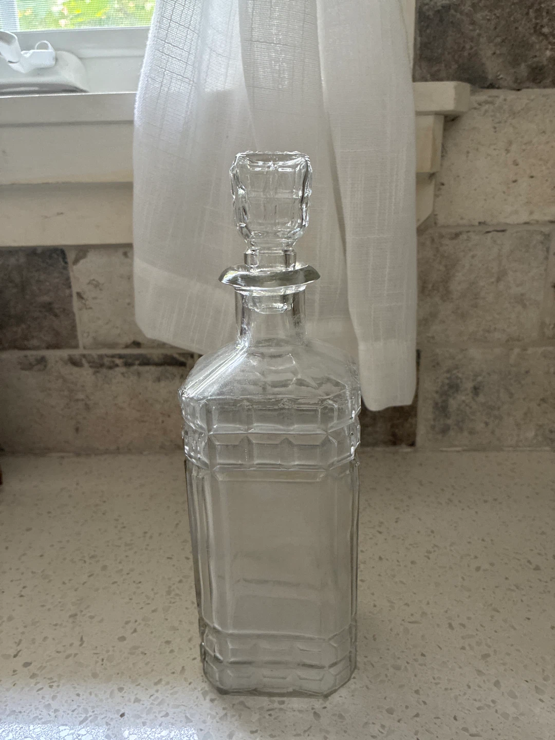 Glass Decanter with Stopper