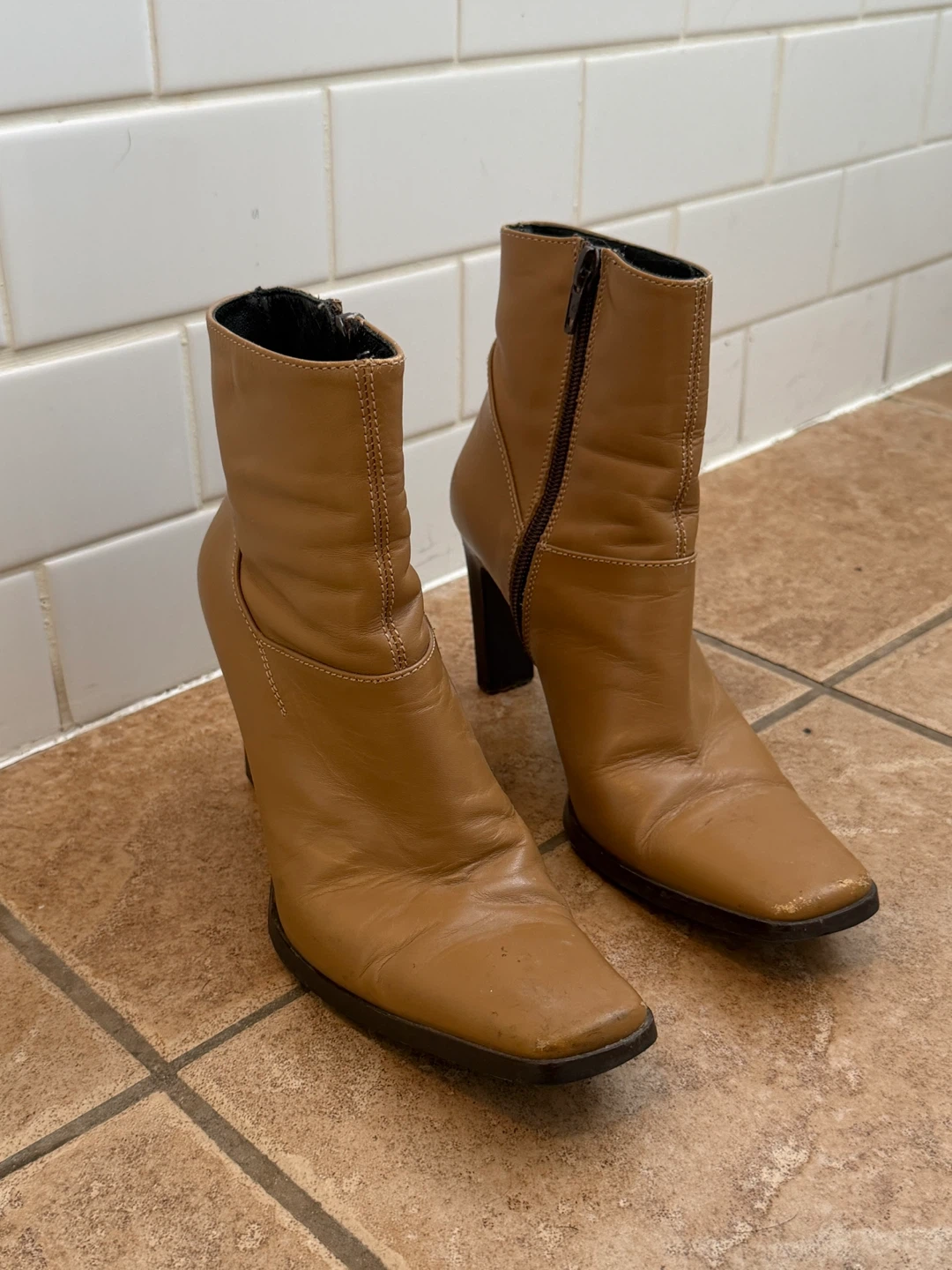 Vintage Italian Tan Leather Ankle Boots - photo 2