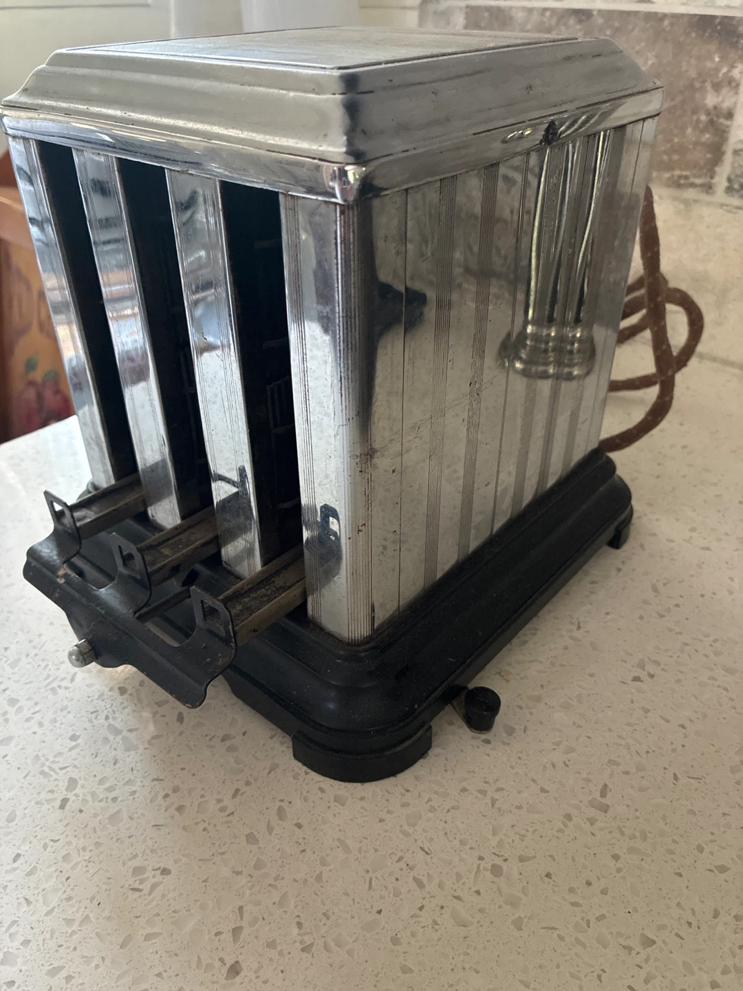 Vintage 4-Slice Toaster - photo 2