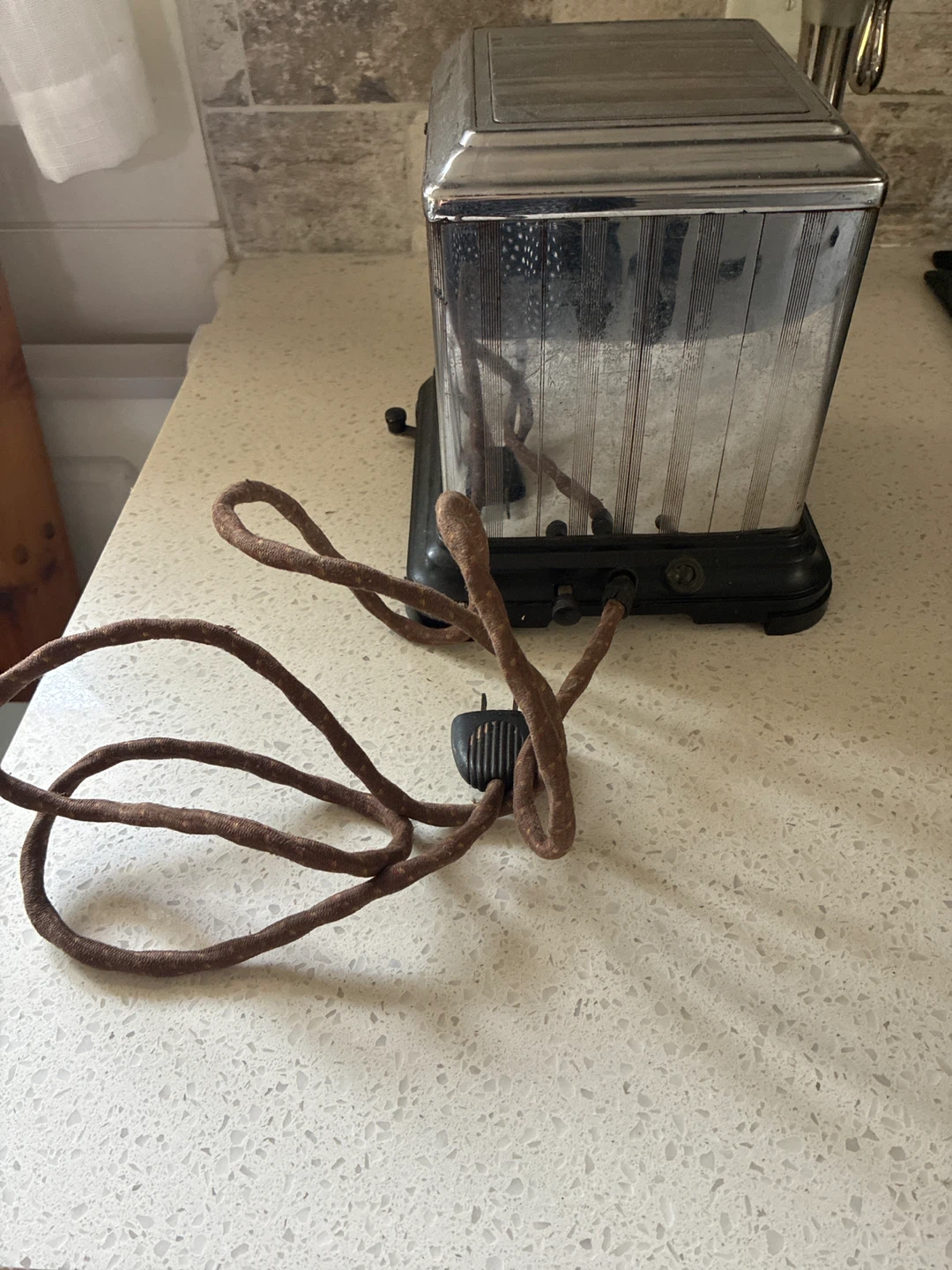 Vintage 4-Slice Toaster - photo 3